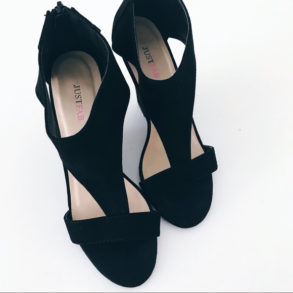 Vamp Strap Chic Sleek Wedge - Picture 2 of 5